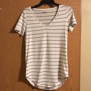 Oversized white v-neck with navy blue stripes